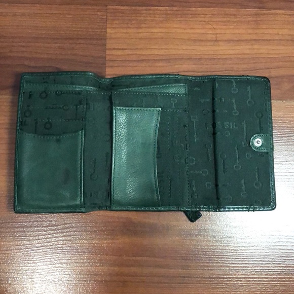 SALE🔥Army Green Leather Fossil Wallet. - Picture 5 of 5